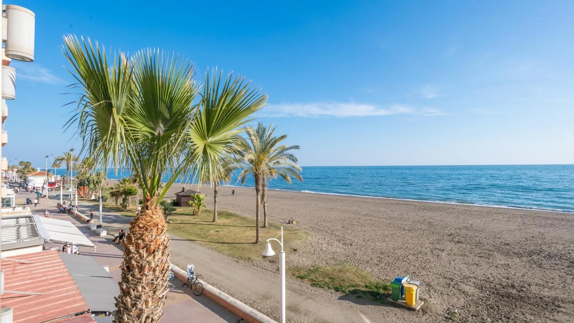 Apartment Wintowinrentals Bezmiliana Playa En Apartamento Con Vistas Al Mar En Primera Linea Rincon de la Victoria