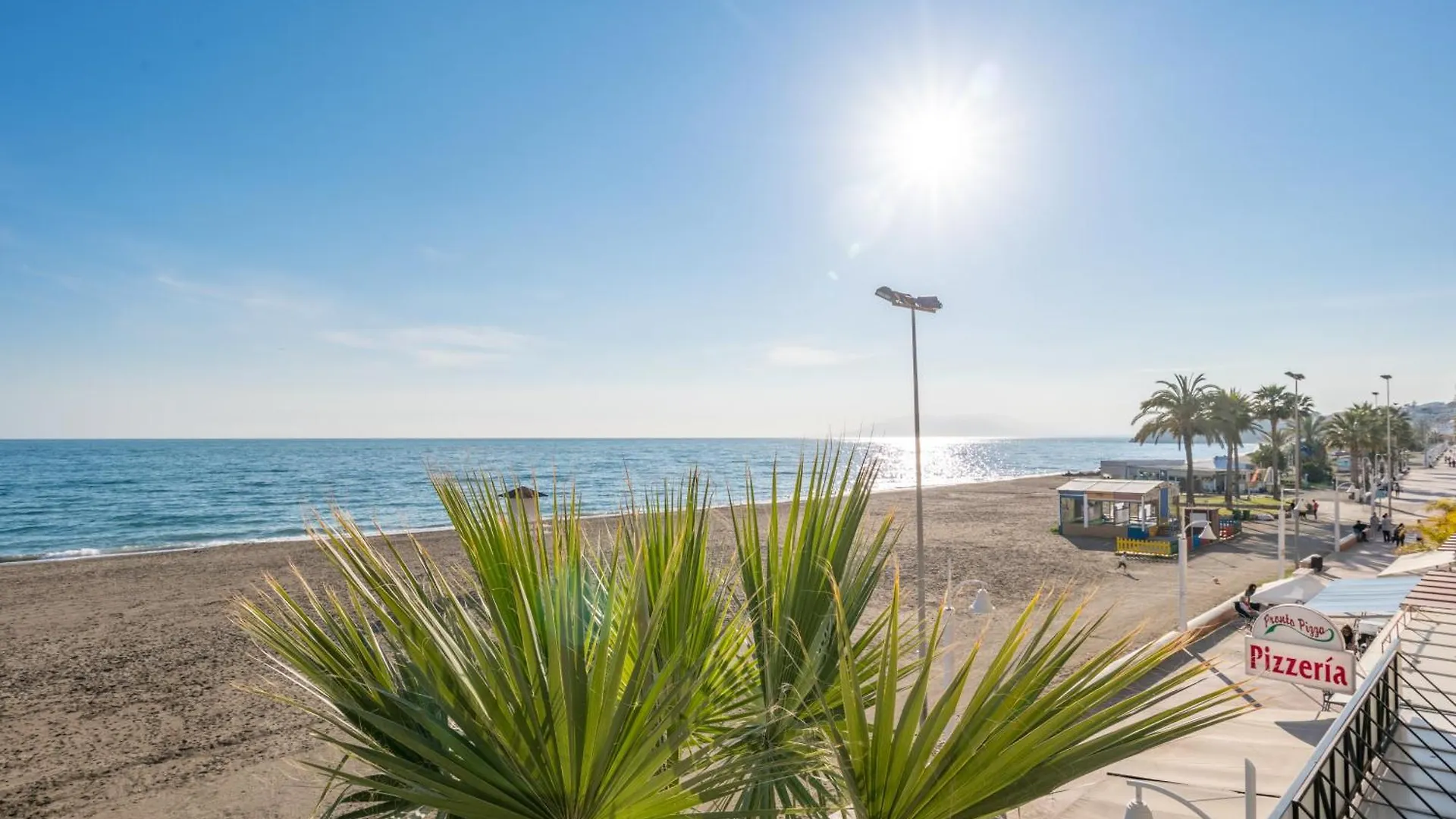 Wintowinrentals Bezmiliana Playa En Apartamento Con Vistas Al Mar En Primera Linea Rincon de la Victoria Spain