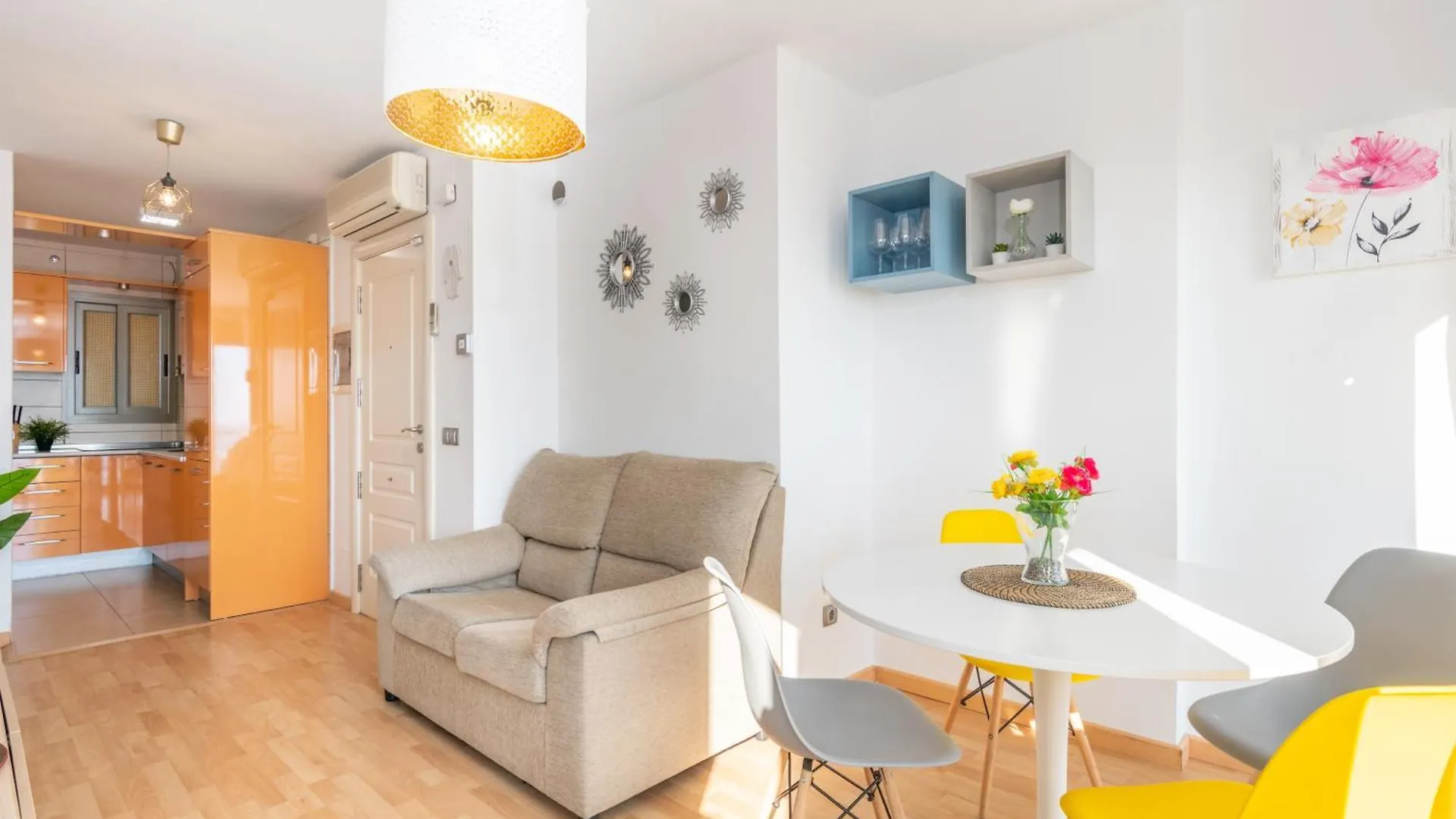 Wintowinrentals Bezmiliana Playa En Apartamento Con Vistas Al Mar En Primera Linea Rincon de la Victoria Spain